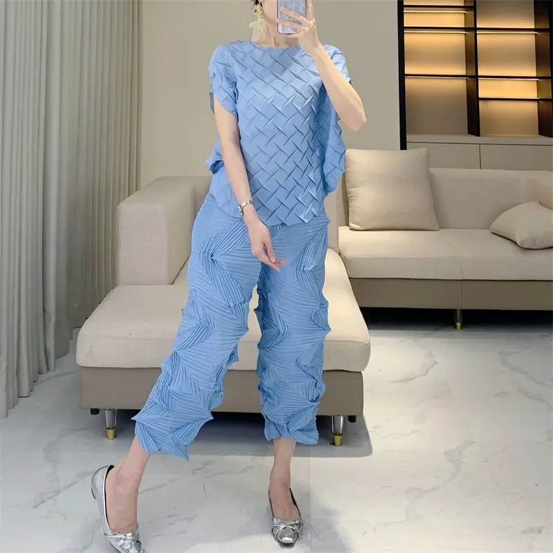LANMREM Diamond Pleated Fashion Women's Two Pieces Set Round Neck Pullover Batwing Sleeve Top And Elastic Waist Pants 2DB4165