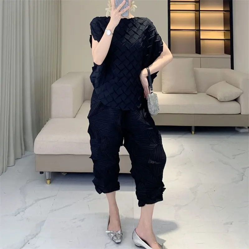 LANMREM Diamond Pleated Fashion Women's Two Pieces Set Round Neck Pullover Batwing Sleeve Top And Elastic Waist Pants 2DB4165