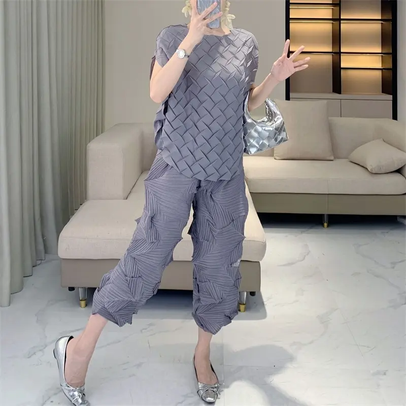 LANMREM Diamond Pleated Fashion Women's Two Pieces Set Round Neck Pullover Batwing Sleeve Top And Elastic Waist Pants 2DB4165