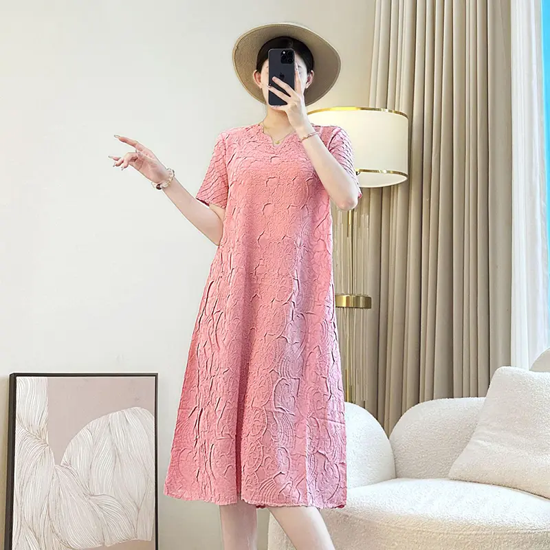 LANMREM Hight Quality Pleated Jacquard Pink Women's Summer Dress Elastic Loose V Collar Short Sleeve Famale Clothing 2DB4024