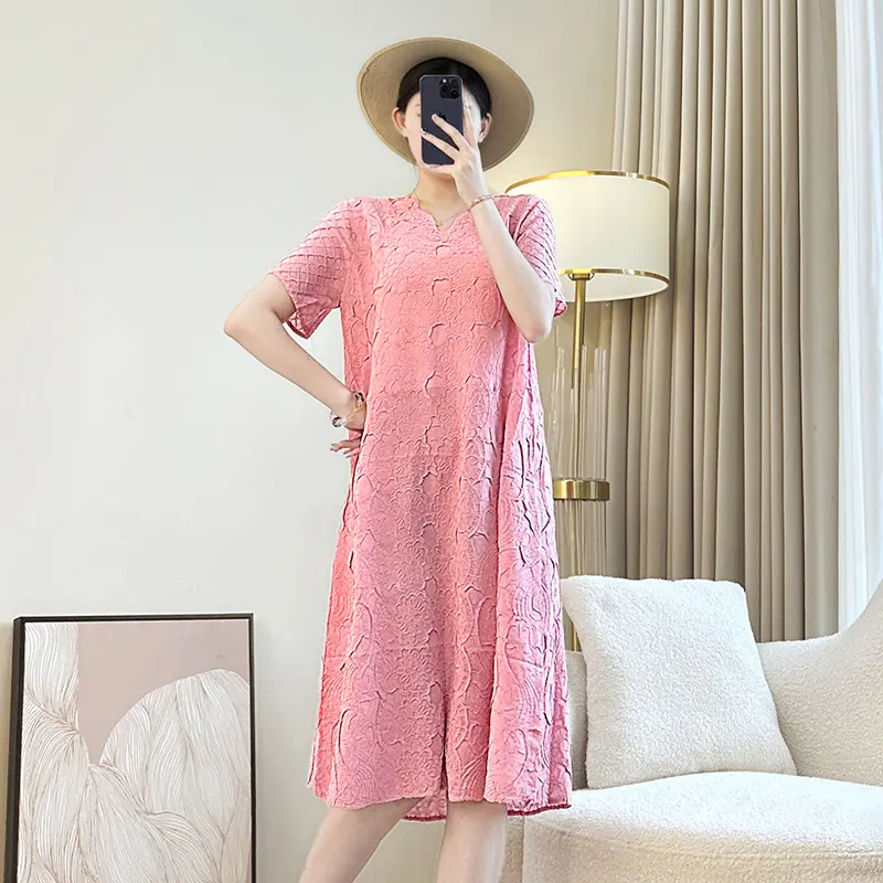 LANMREM Hight Quality Pleated Jacquard Pink Women's Summer Dress Elastic Loose V Collar Short Sleeve Famale Clothing 2DB4024