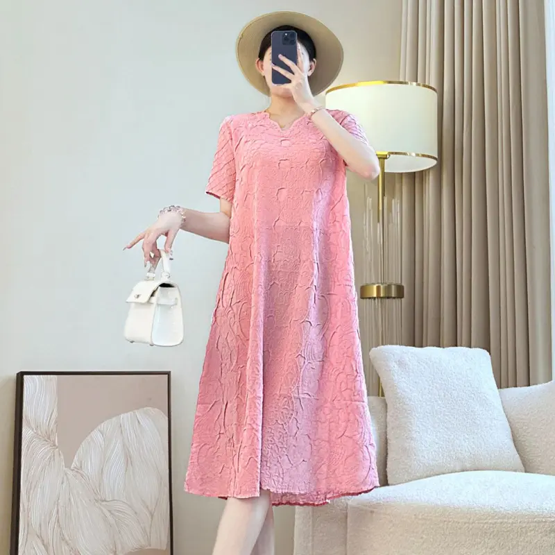 LANMREM Hight Quality Pleated Jacquard Pink Women's Summer Dress Elastic Loose V Collar Short Sleeve Famale Clothing 2DB4024