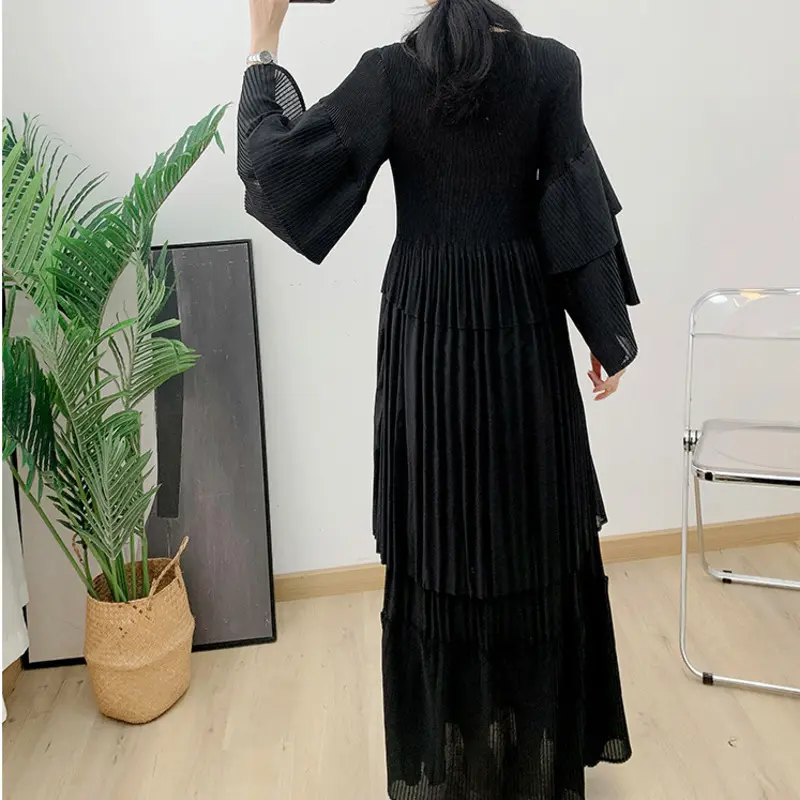 LANMREM Arab Women's Dress 2025 Spring New Round Collar Ruffled Flare Sleeve Pleated Long Dresses Elastic Loose Clothing 2DB3716
