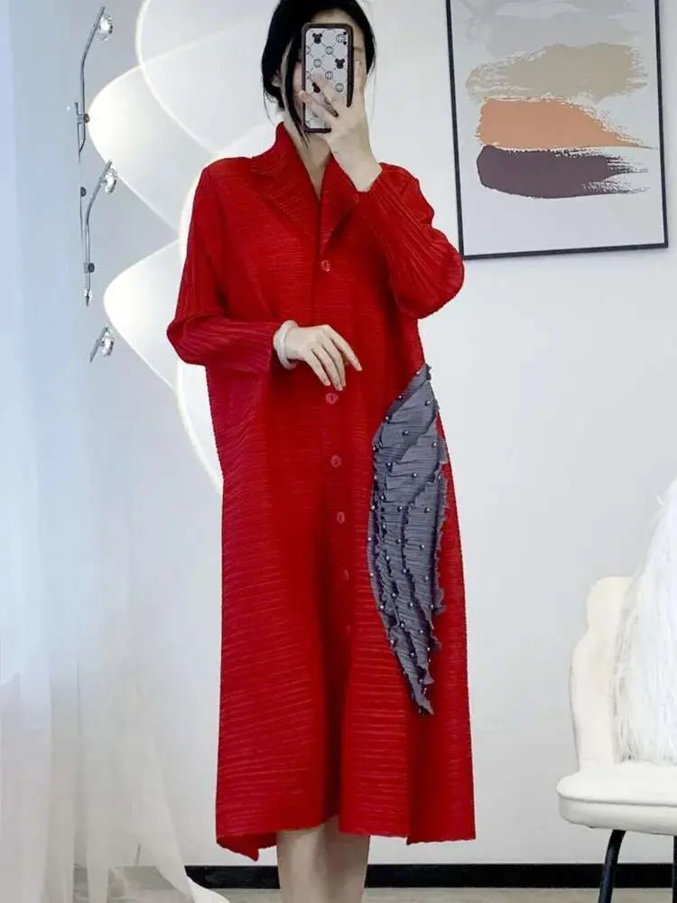 LANMREM Beaded Design Women's Pleated Dress Single Breasted Suit Collar Mid-length Dresses Fashion 2025 Spring Summer New 2DE398