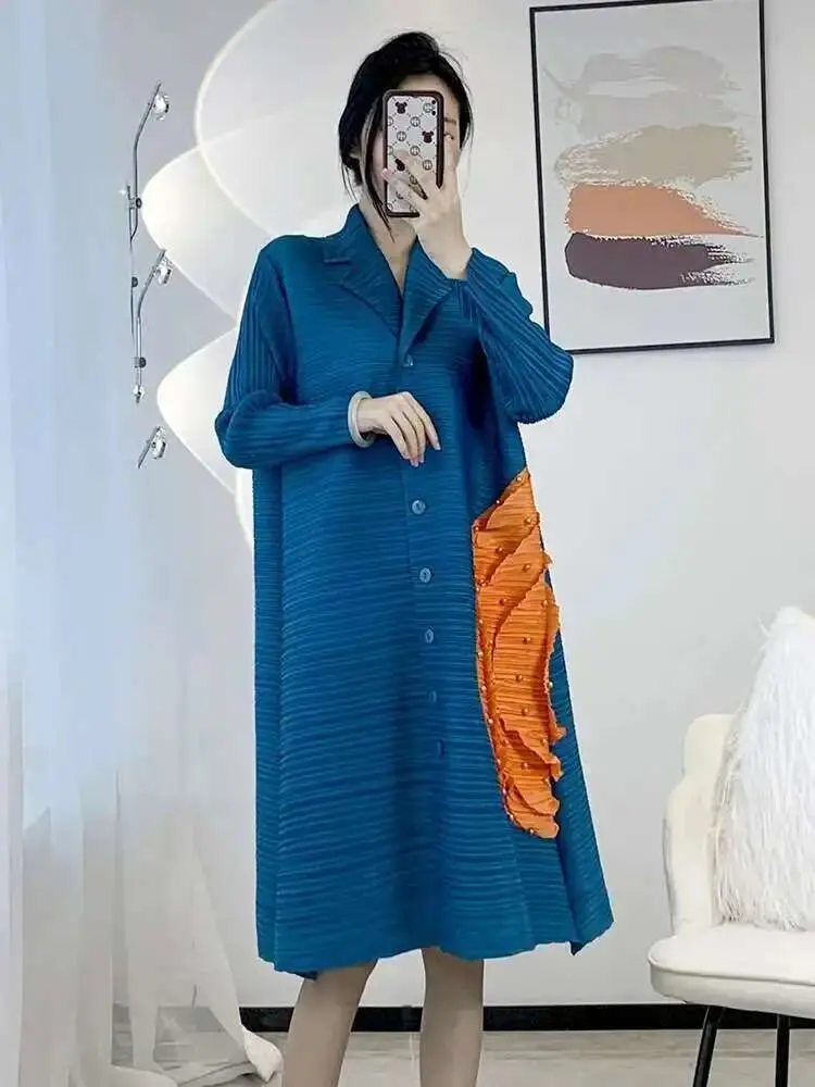 LANMREM Beaded Design Women's Pleated Dress Single Breasted Suit Collar Mid-length Dresses Fashion 2025 Spring Summer New 2DE398