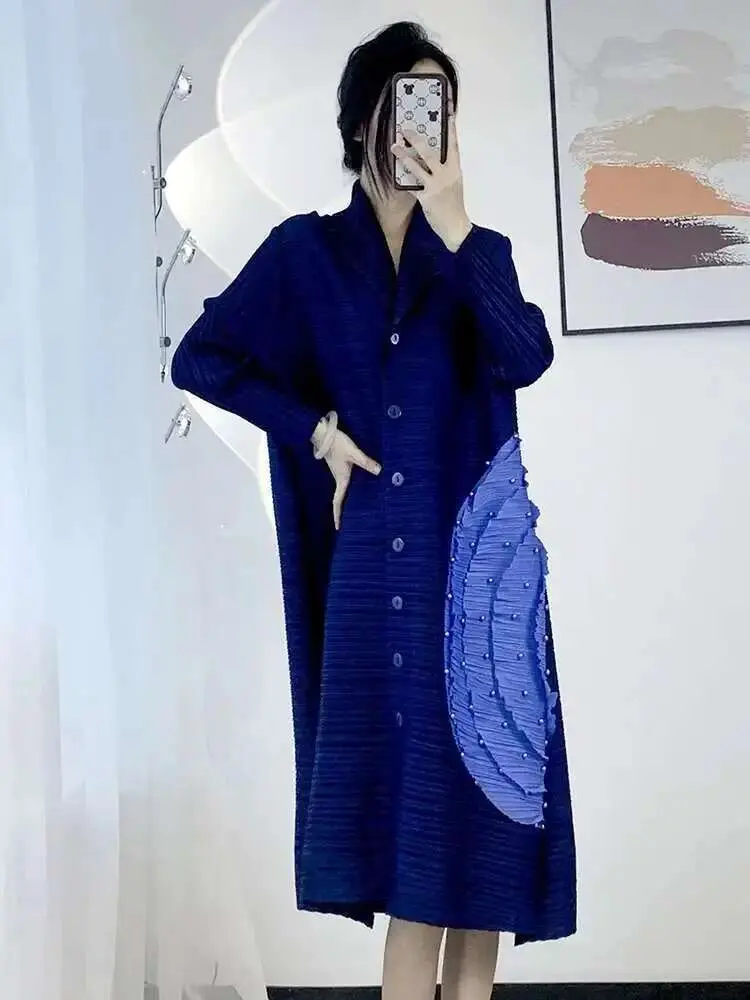 LANMREM Beaded Design Women's Pleated Dress Single Breasted Suit Collar Mid-length Dresses Fashion 2025 Spring Summer New 2DE398
