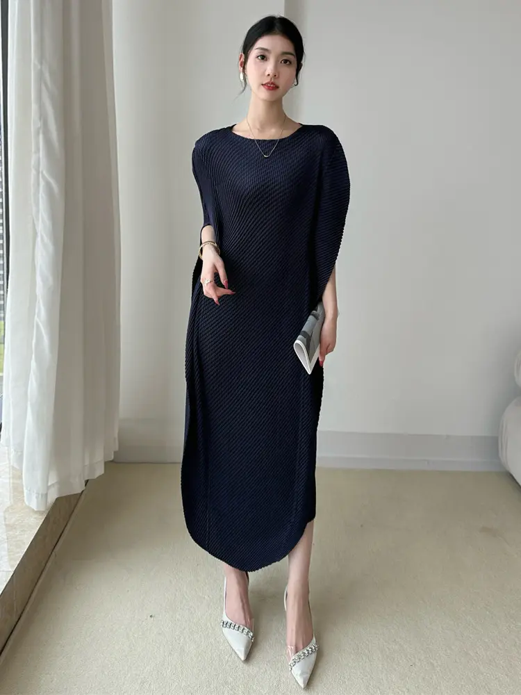 LANMREM Niche O-Shaped Pleated Dress For Women Summer 2025 New Casual Loose Half Sleeve Round Neck Chic High-end Dresses 2DB3490