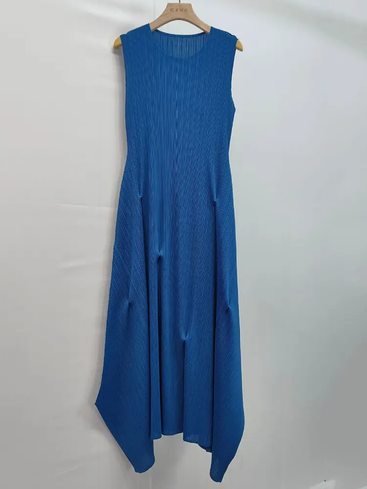 LANMREM 2025 Summer French Style Personality Pleated Dress Round Neck Sleeveless Solid Color Fold Casual Long Dresses 2DM1051