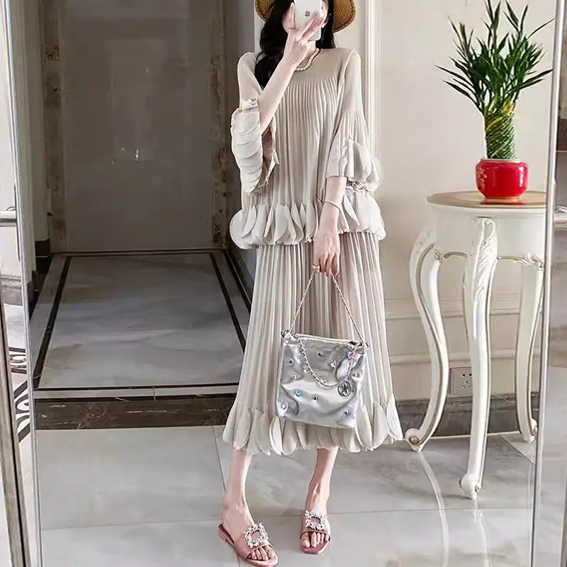 LANMREM Patchwork Design Pleated Women's Two Pieces Set Loose Petal Sleeve Pullover T-shirt And Straight Skirt Chic New 2DB3635