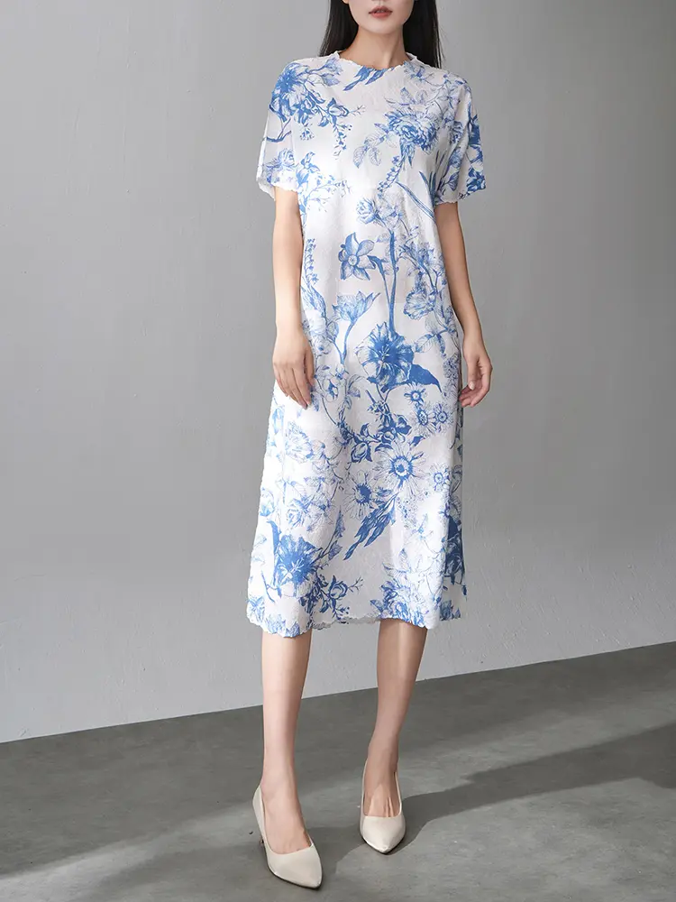 LANMREM Blue Floral Pleated Dress For Women 2025 Summer New Thin Round Neck Chinese Style Elegant A-Line Midi Dresses 2DM1018