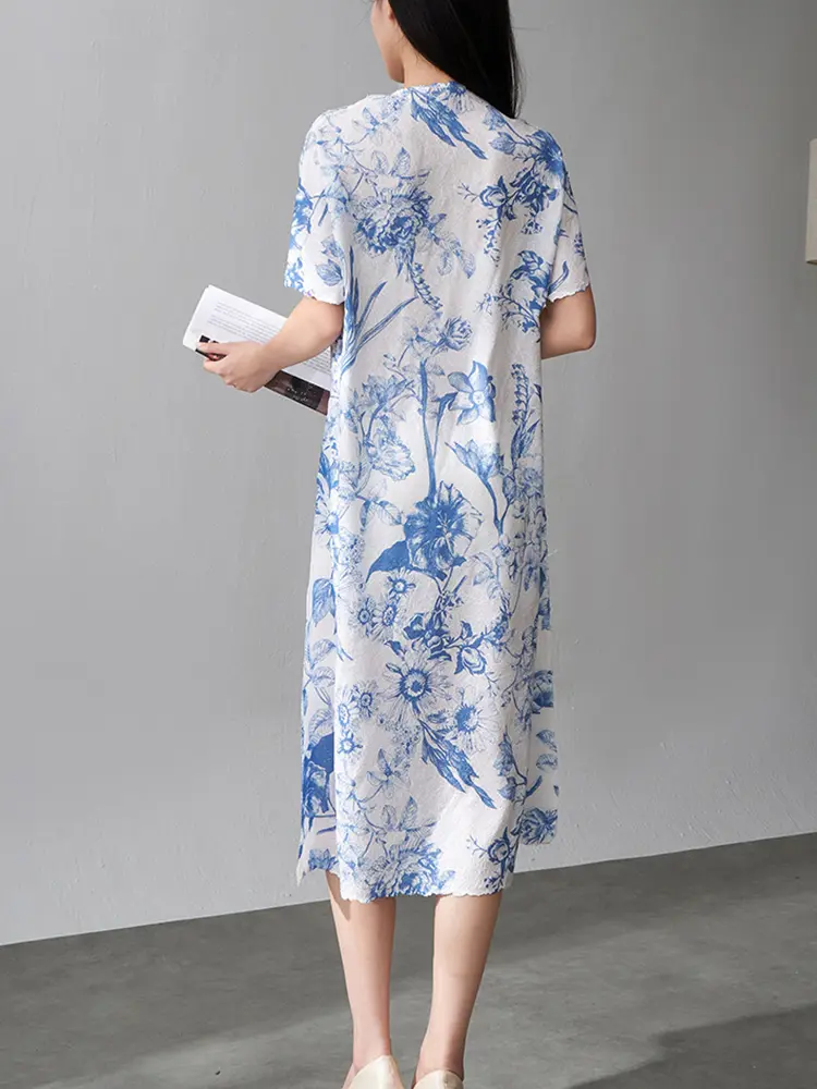 LANMREM Blue Floral Pleated Dress For Women 2025 Summer New Thin Round Neck Chinese Style Elegant A-Line Midi Dresses 2DM1018