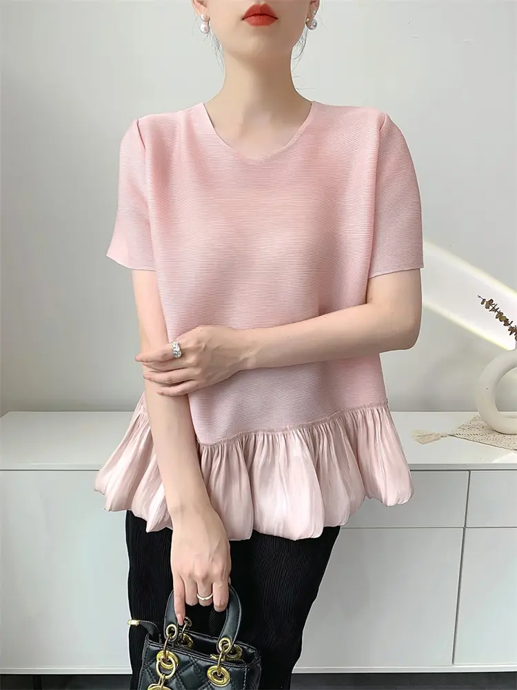 LANMREM Grey Summer Women's Pleated Top Chic Loose Short Sleeve T-shirt 2025 New Round Neck Spliced Lace Hem Design Tee 2DB3361
