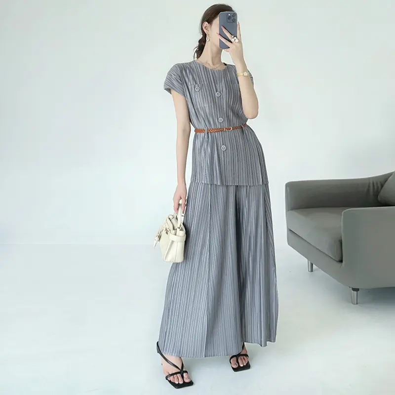 LANMREM Summer Chic Pleated High-End Women's Two Pieces Set Loose Short Sleeve Single Breasted Top And Wide Leg Pants 2DB3814