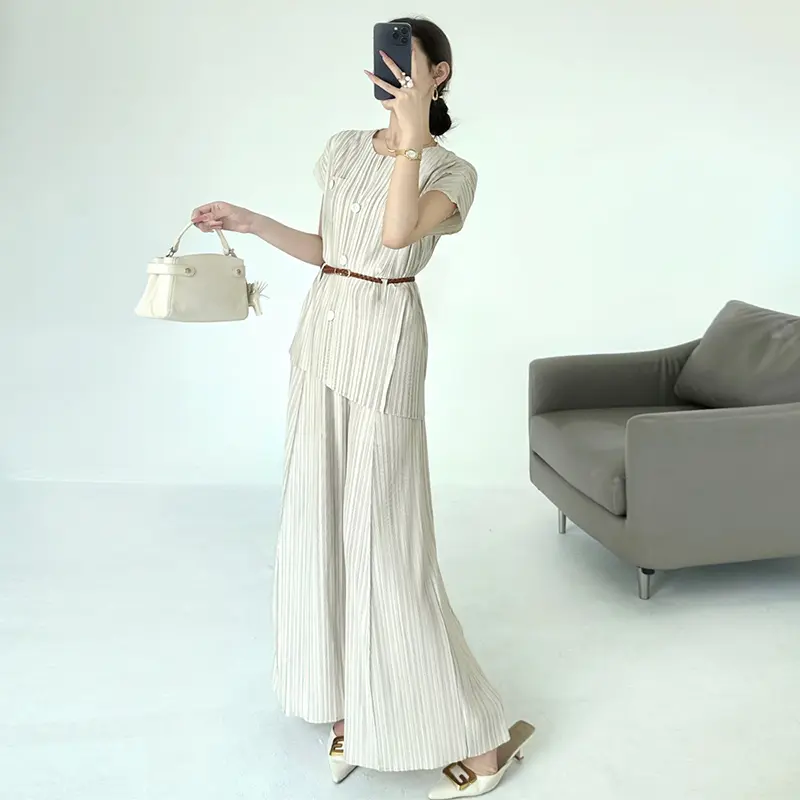 LANMREM Summer Chic Pleated High-End Women's Two Pieces Set Loose Short Sleeve Single Breasted Top And Wide Leg Pants 2DB3814