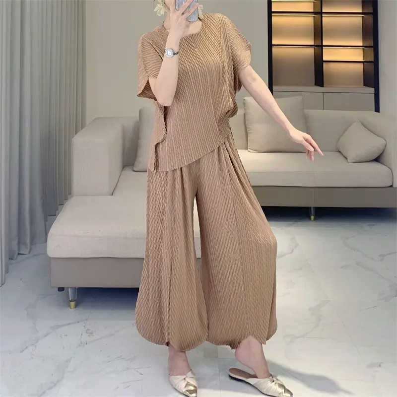 LANMREM Simple Pleated Women's Two Pieces Set Loose Fashion Batwing Short Sleeve Top + High Waist Draped Wide Leg Pants 2DB4047