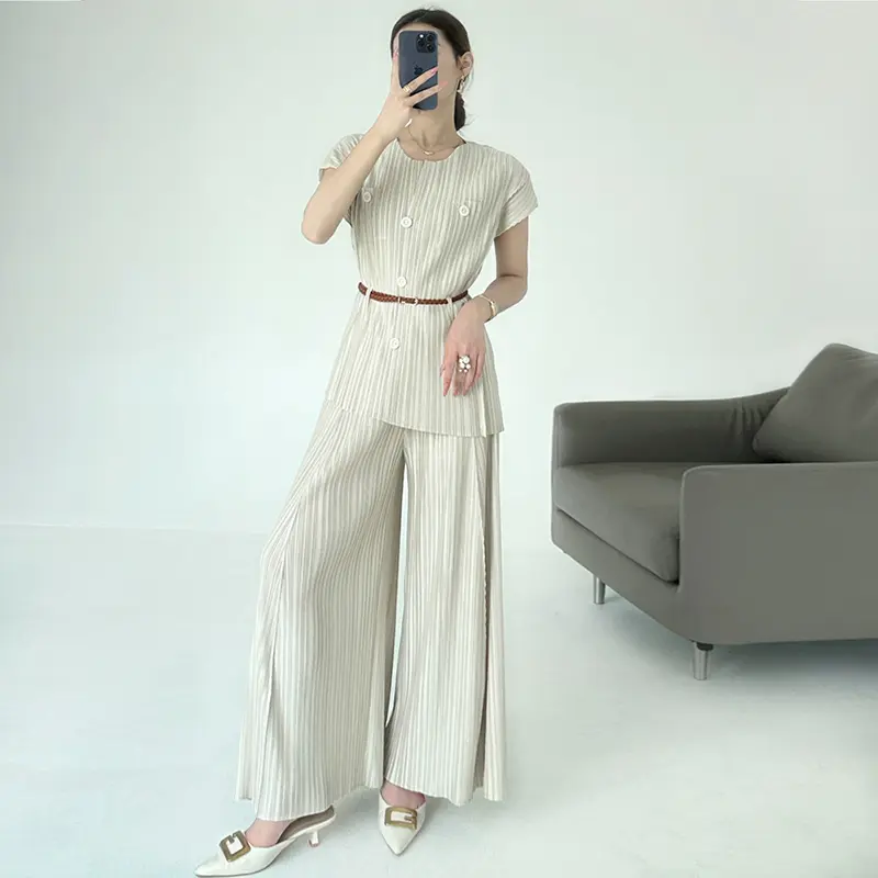 LANMREM Summer Chic Pleated High-End Women's Two Pieces Set Loose Short Sleeve Single Breasted Top And Wide Leg Pants 2DB3814