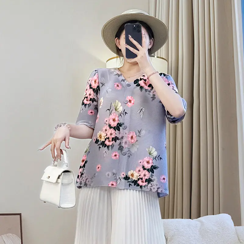 LANMREM Casual Pleated Women's V Collar Shirt Half Sleeve Floral Printting Purple Single Breated Blouse Tops 2025 New 2DB3695