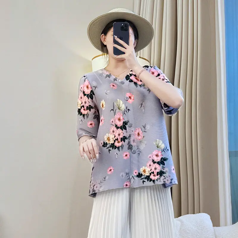 LANMREM Casual Pleated Women's V Collar Shirt Half Sleeve Floral Printting Purple Single Breated Blouse Tops 2025 New 2DB3695