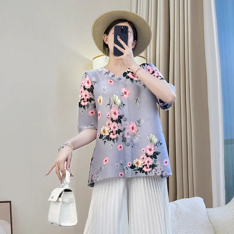LANMREM Casual Pleated Women's V Collar Shirt Half Sleeve Floral Printting Purple Single Breated Blouse Tops 2025 New 2DB3695