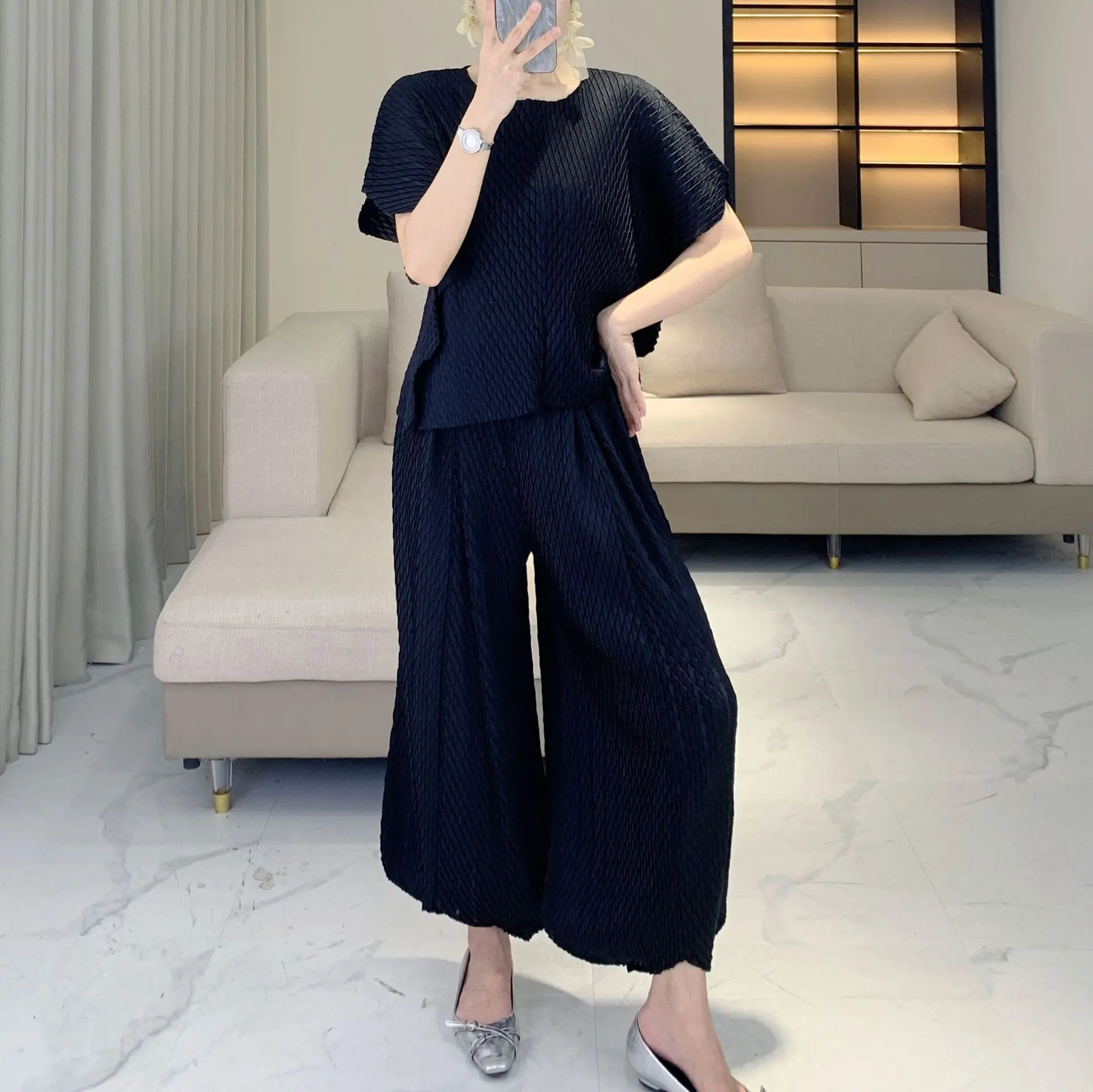 LANMREM Simple Pleated Women's Two Pieces Set Loose Fashion Batwing Short Sleeve Top + High Waist Draped Wide Leg Pants 2DB4047