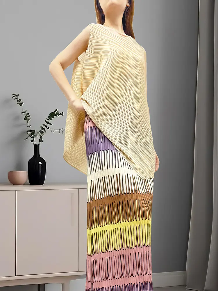 LANMREM Irregular Summer Pleated Women's Two Pieces Set Apricot Sleeveless O-neck Loose T-shirt And Printting Skirt Chic 2DB3564