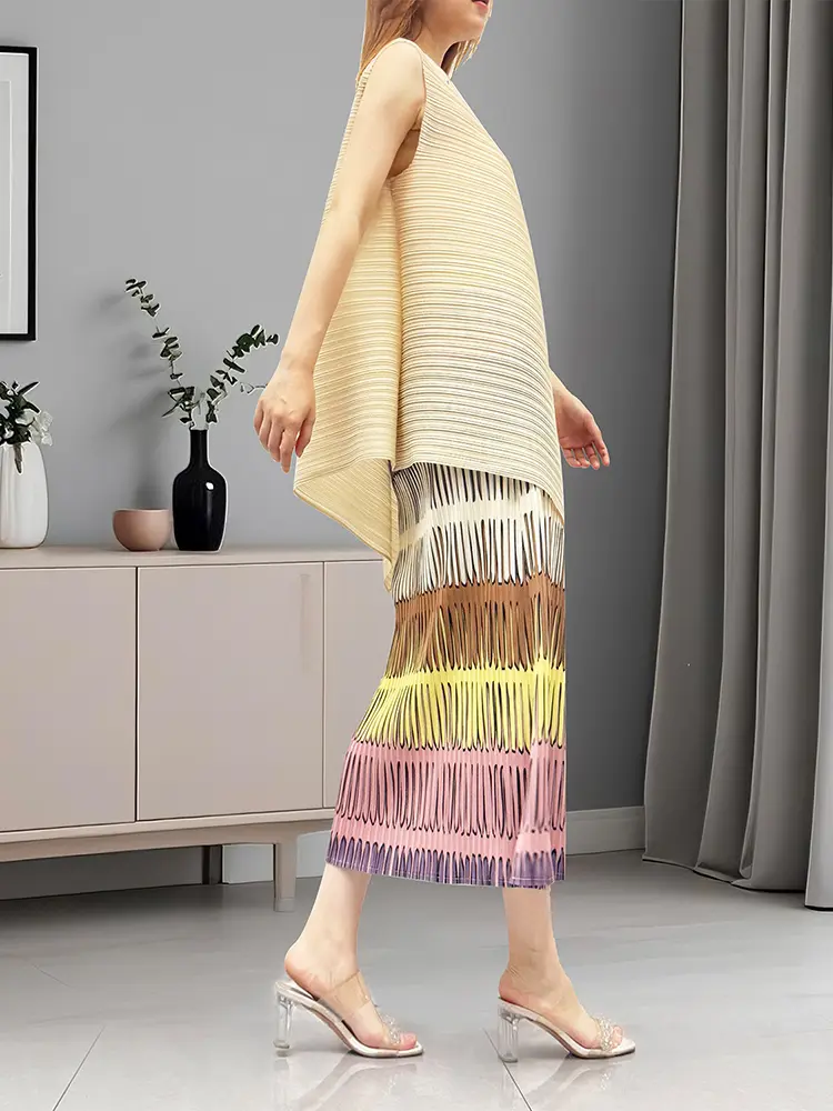 LANMREM Irregular Summer Pleated Women's Two Pieces Set Apricot Sleeveless O-neck Loose T-shirt And Printting Skirt Chic 2DB3564