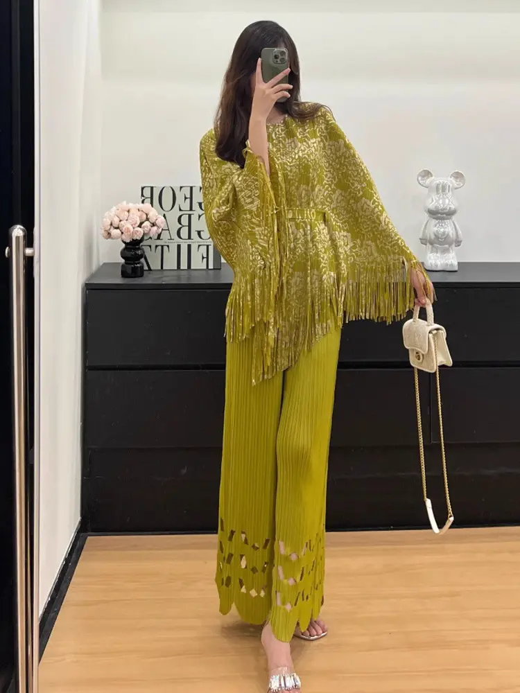 LANMREM Pleated Women's Two Pieces Set 2025 New High-End Design Tassel Spliced Bawting Sleeve Tie Design Top And Wide Leg Pants