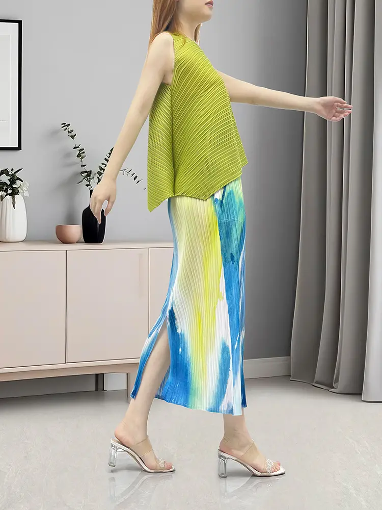 LANMREM Green Chic Pleated Women's Two Pieces Set Loose Causal Sleeveless Tank Top And Printting Straight Skirt With Pocket Chic