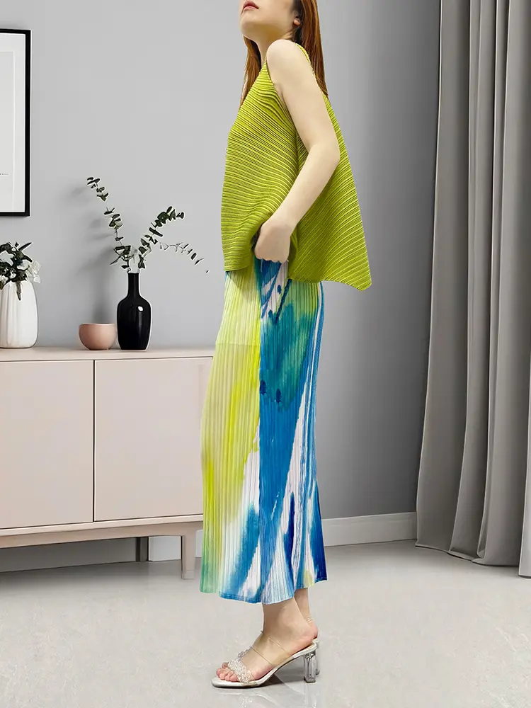 LANMREM Green Chic Pleated Women's Two Pieces Set Loose Causal Sleeveless Tank Top And Printting Straight Skirt With Pocket Chic