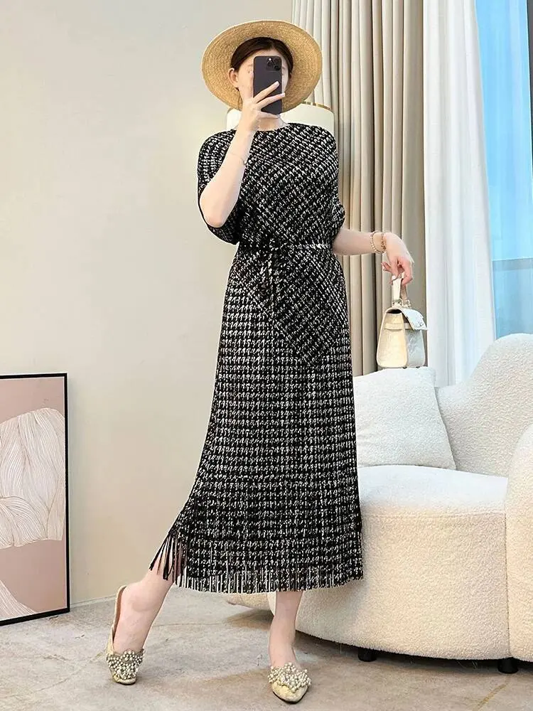 LANMREM Irregular Pleated Women's Two Pieces Set Bawting Short Sleeve Pullover T-shirt And Tassel Patchwork Design Skirt 2DB3136