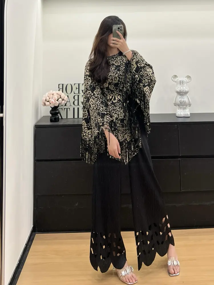 LANMREM Pleated Women's Two Pieces Set 2025 New High-End Design Tassel Spliced Bawting Sleeve Tie Design Top And Wide Leg Pants