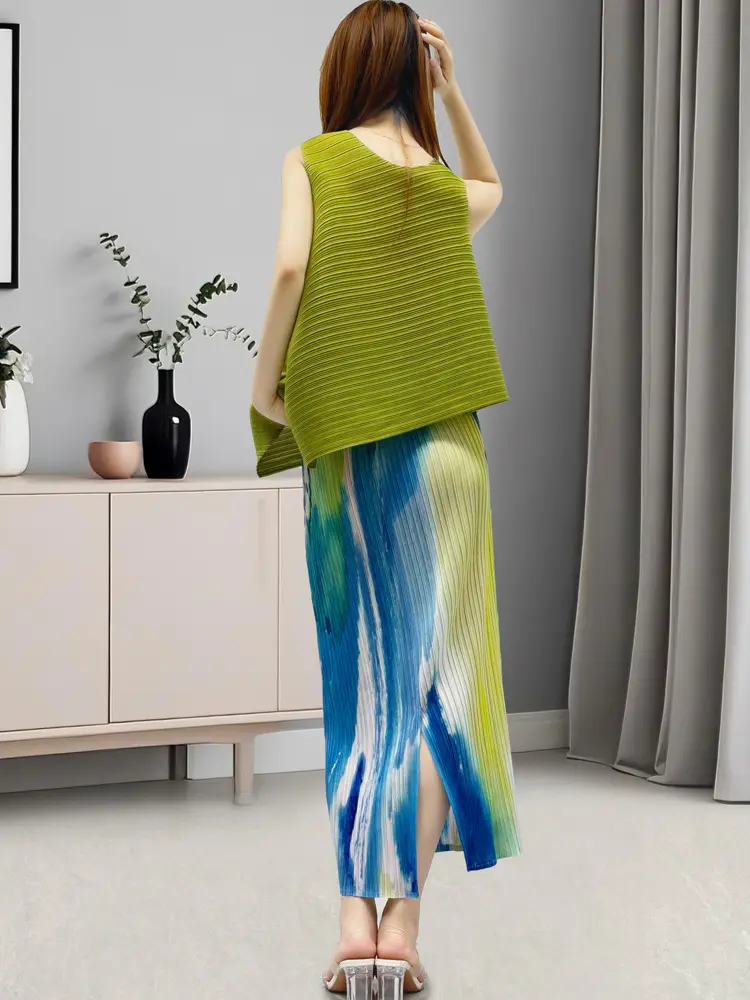 LANMREM Green Chic Pleated Women's Two Pieces Set Loose Causal Sleeveless Tank Top And Printting Straight Skirt With Pocket Chic