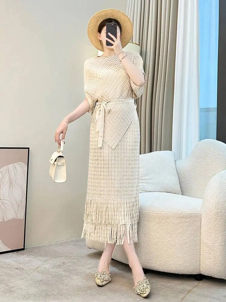 LANMREM Irregular Pleated Women's Two Pieces Set Bawting Short Sleeve Pullover T-shirt And Tassel Patchwork Design Skirt 2DB3136