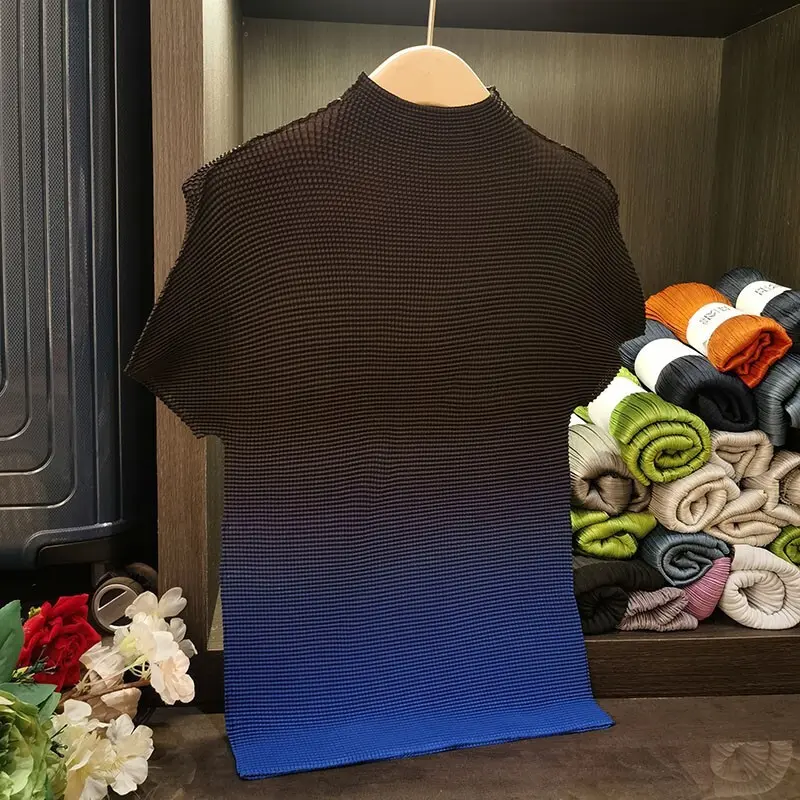 LANMREM Gradient Color Women's Pleated T-shirt High Elastici Slim Fit Short Sleeve Pullover Top 2025 New Summer Chic Tee 2DB3033