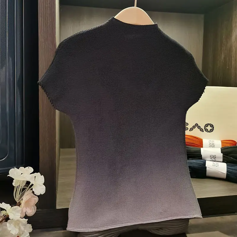 LANMREM Gradient Color Women's Pleated T-shirt High Elastici Slim Fit Short Sleeve Pullover Top 2025 New Summer Chic Tee 2DB3033