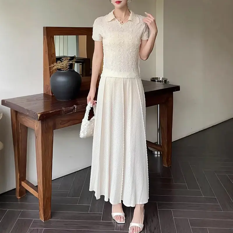 LANMREM High-End Beige Women's Summer Skirt Niche New Design Elastic High-Waist Draped Red A-Line Pleated Long Skirts 2DB3844