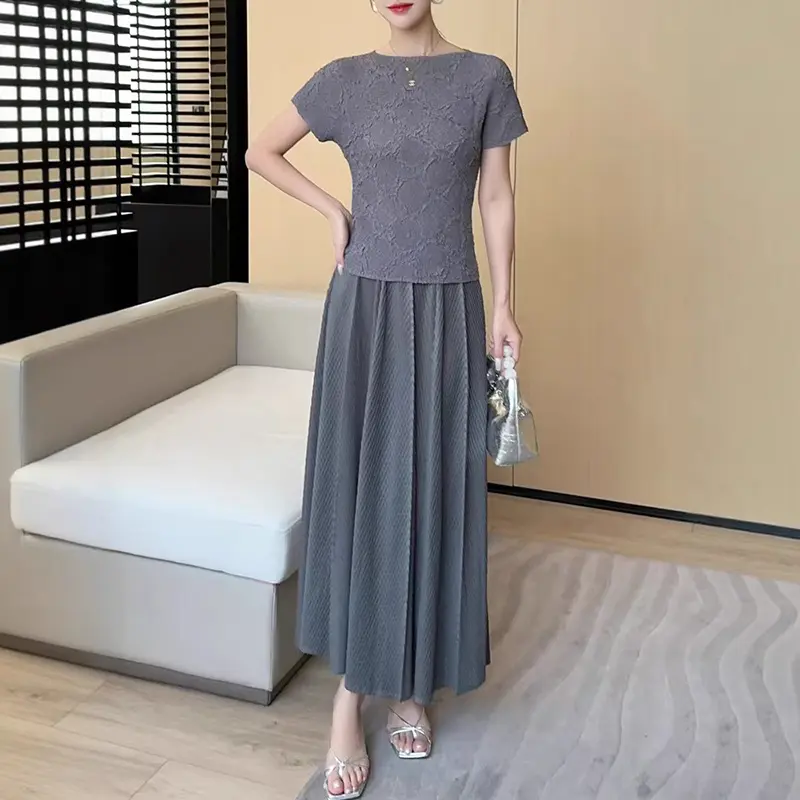 LANMREM High-End Beige Women's Summer Skirt Niche New Design Elastic High-Waist Draped Red A-Line Pleated Long Skirts 2DB3844
