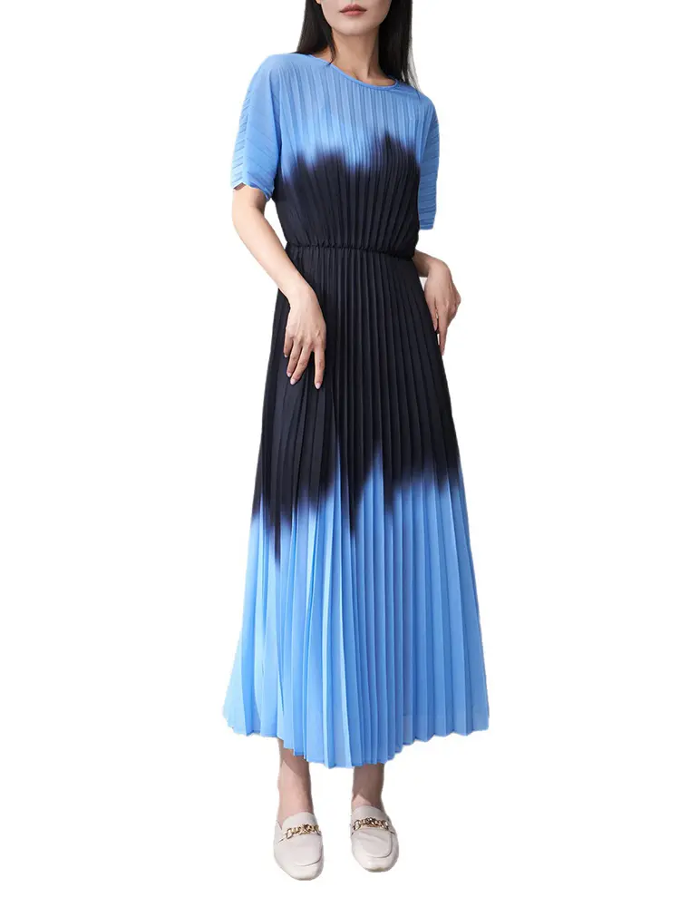 LANMREM French Style Gradient Blue Dress For Women 2025 Summer New Waist-Cinching Slimming  Vacation Pleated Long Dress 2DM1008