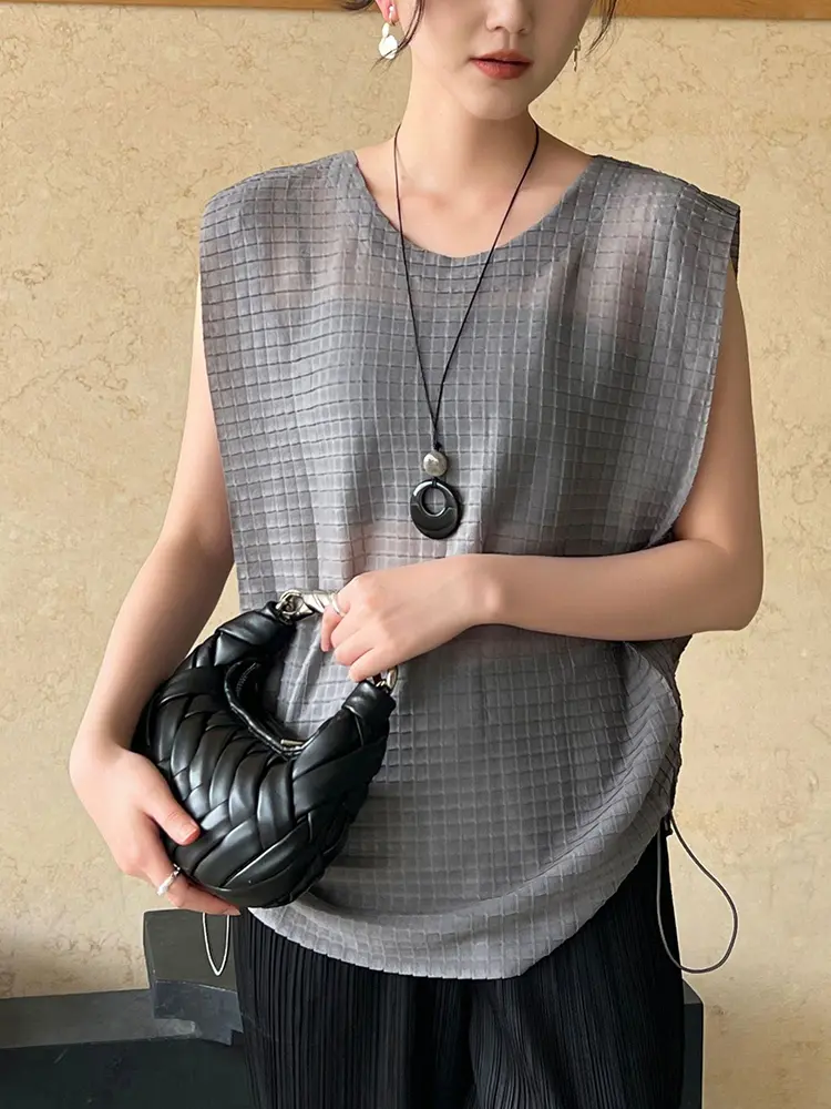 LANMREM Summer Pleated Sleeveless Women's T-shirt 2025 New Drawstring Waist Design Round Collar Slimming Tee Loose Tops 2DB2873