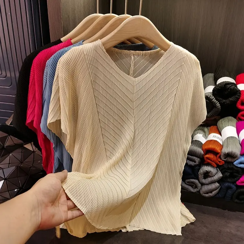 LANMREM Beige Pleated Top For Women 2025 New Versatile Temperament Loose Solid V-neck Short Sleeve Summer T-shirts Chic 2DB3209