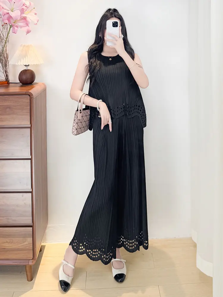 LANMREM pleated hellow out women's two pieces set elastic Slimming sleeveless t-shirt and wide leg