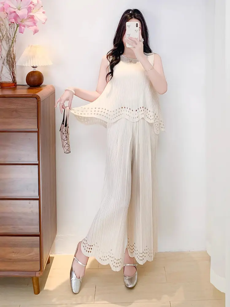 LANMREM pleated hellow out women's two pieces set elastic Slimming sleeveless t-shirt and wide leg