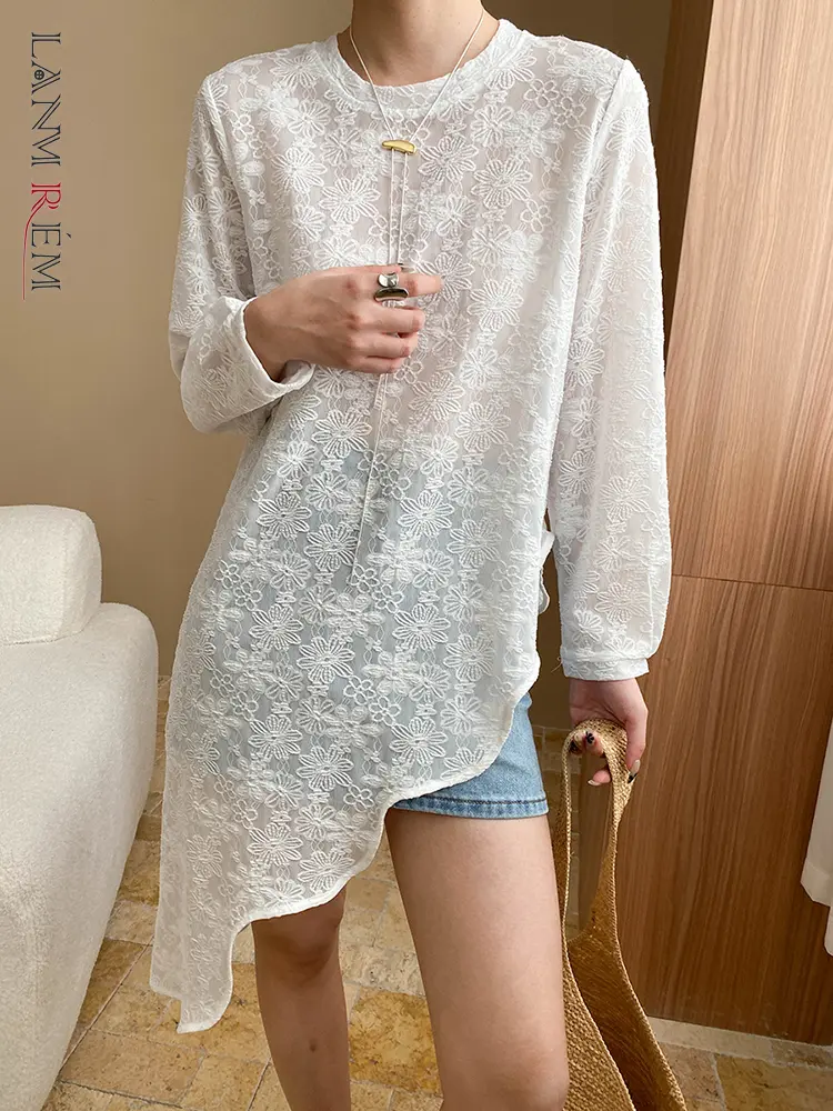 LANMREM Irregular Hem Lace Jacquard Slightly Translucent Round Neck Loose Sun Protection Cover T-shirt Women's White Top 2DB3106