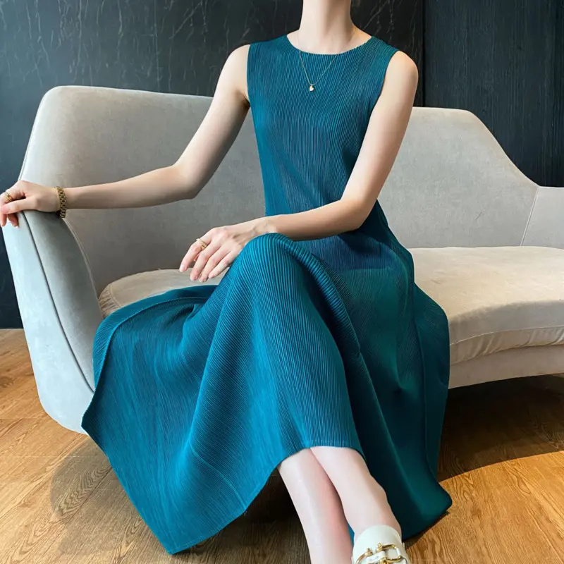 LANMREM 2025 Summer High-End Pleated Design Irregular Women's Dress Elegant Fashion Casual Sleeveless O Collar Clothing 2DB3993