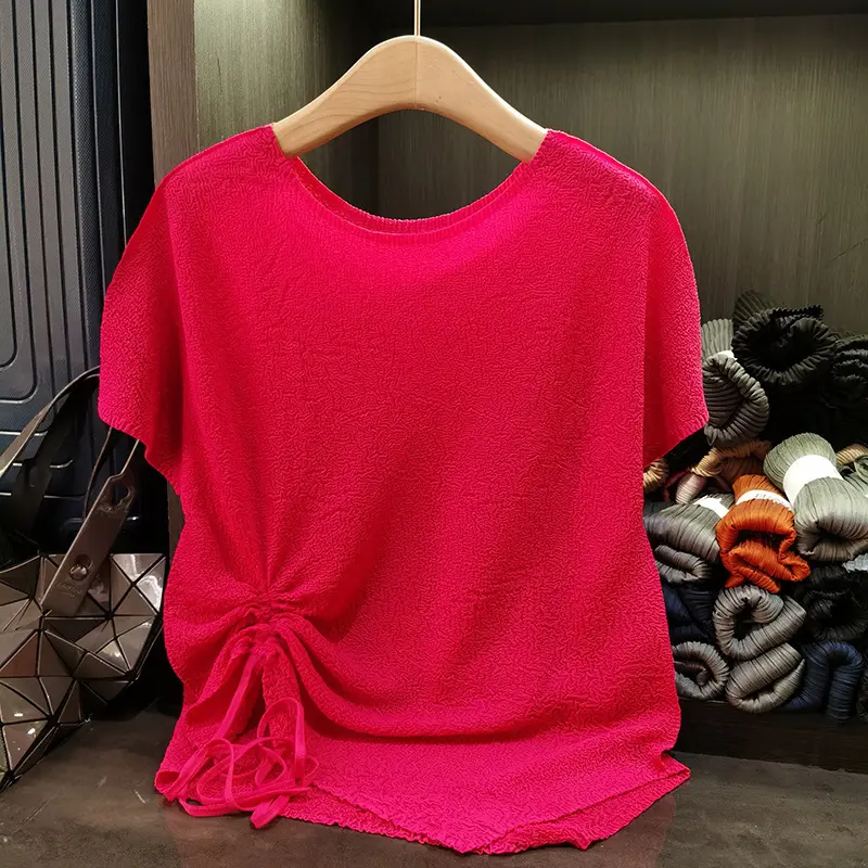 LANMREM Sweet White Pleated T-shirt For Women Round Neck Bow Strap Solid Color Loose Short Sleeve Top 2025 Summer New 2DB3221