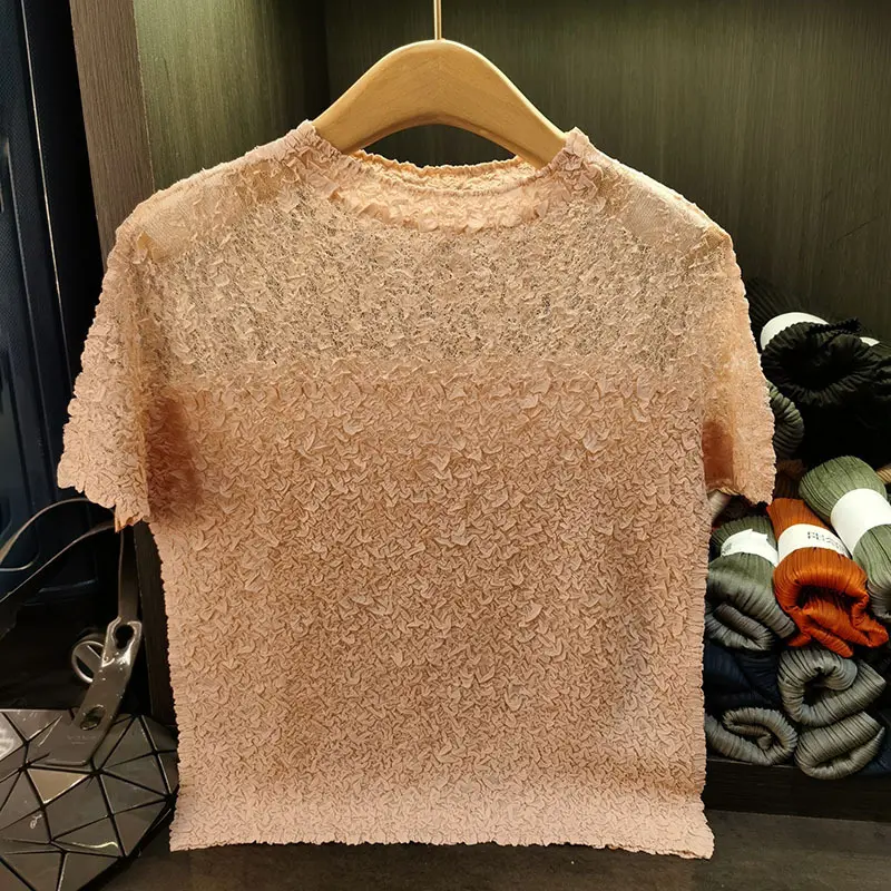 LANMREM pleated splicing round neck apricot women's T-shirt summer 2025 new fashionable solid color pleated short sleeved loose