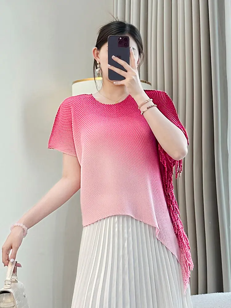 LANMREM Khaki Gradient Irregular Wrinkle T-shirt For Women 2025 New Round Collar Slim Chic Short Sleeve Pullover Tops 2DB3241