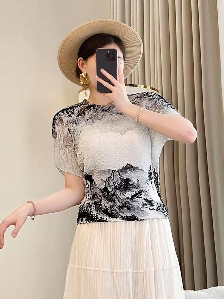 LANMREM Chinese Ink Painting Printed Short Sleeved Pleated T-shirt For Women 2025 New Summer Chic Casual Short Tops 2DB2722