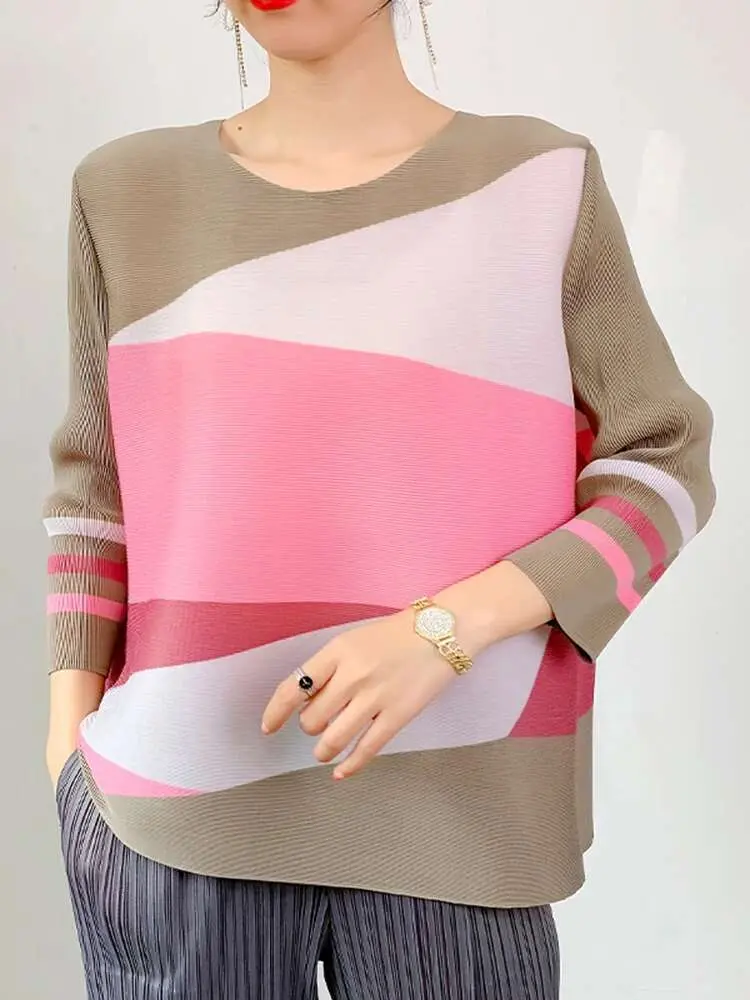 LANMREM 2025 Spring Casual Pleated T-shirt For Women O-neck Long Sleeves Color Block Thin Tops Fashion Female Clothes 2YA824