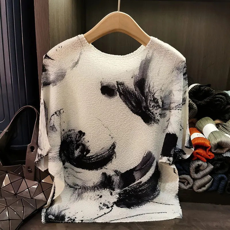 LANMREM High-end Short Sleeved Pleated T-shirt Summer 2025 New Ink Print Round Neck Women's Loose Casual Bat Sleeve Top 2DB3173